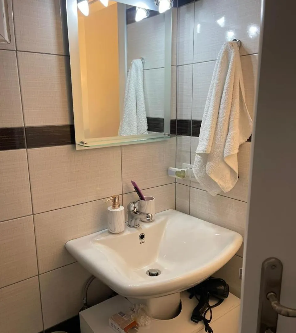 Boulevard Apartment Gjashte