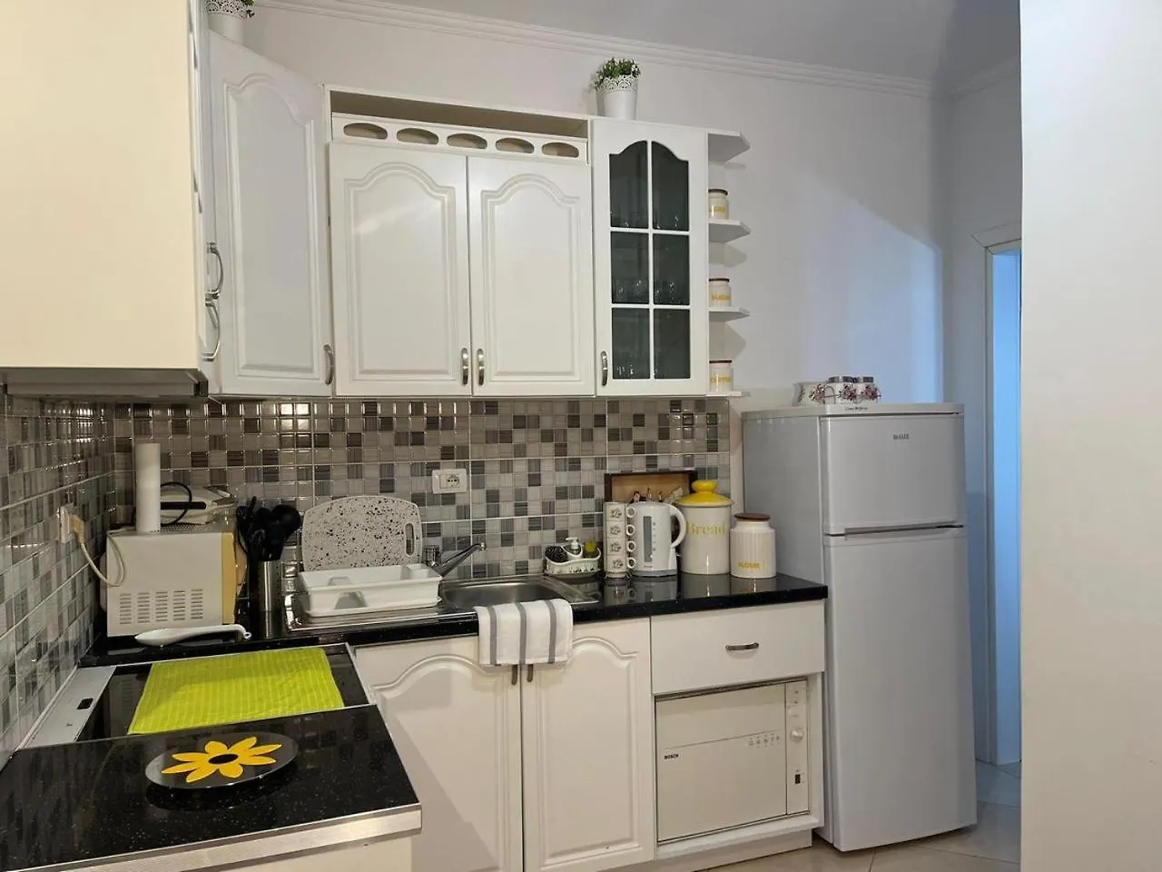 Boulevard Apartment Gjashte